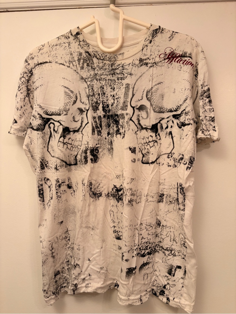 Affliction White and Black Skull Graphic Short Sleeve Tee